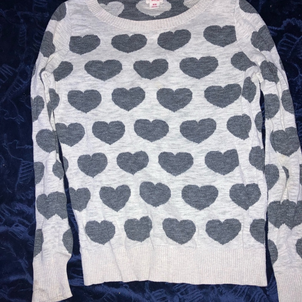 Excellent (to nwot) to good condition sweaters